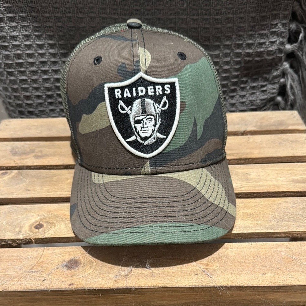Raiders New Era Green Camouflage Hat